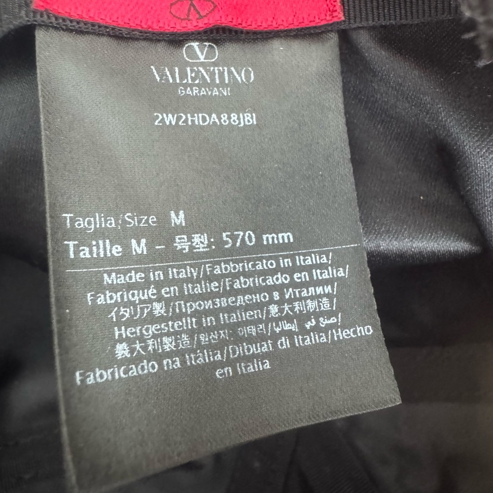 Valentino Garavani Black Cap with Gold Logo - Picture 9 of 11
